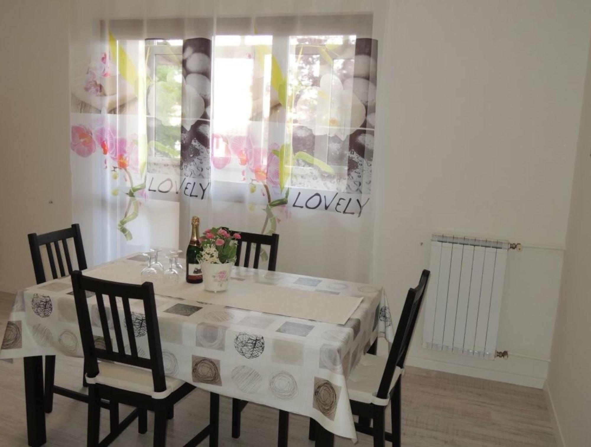 Ferienwohnung Rosmarin โปเรช ภายนอก รูปภาพ